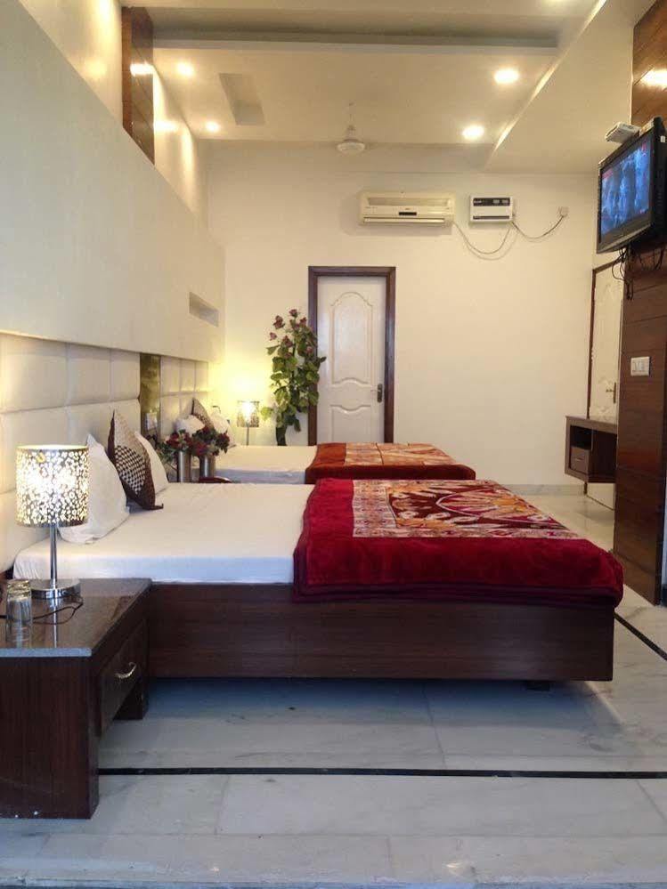 Hotel Namaskar Амритсар Екстериор снимка