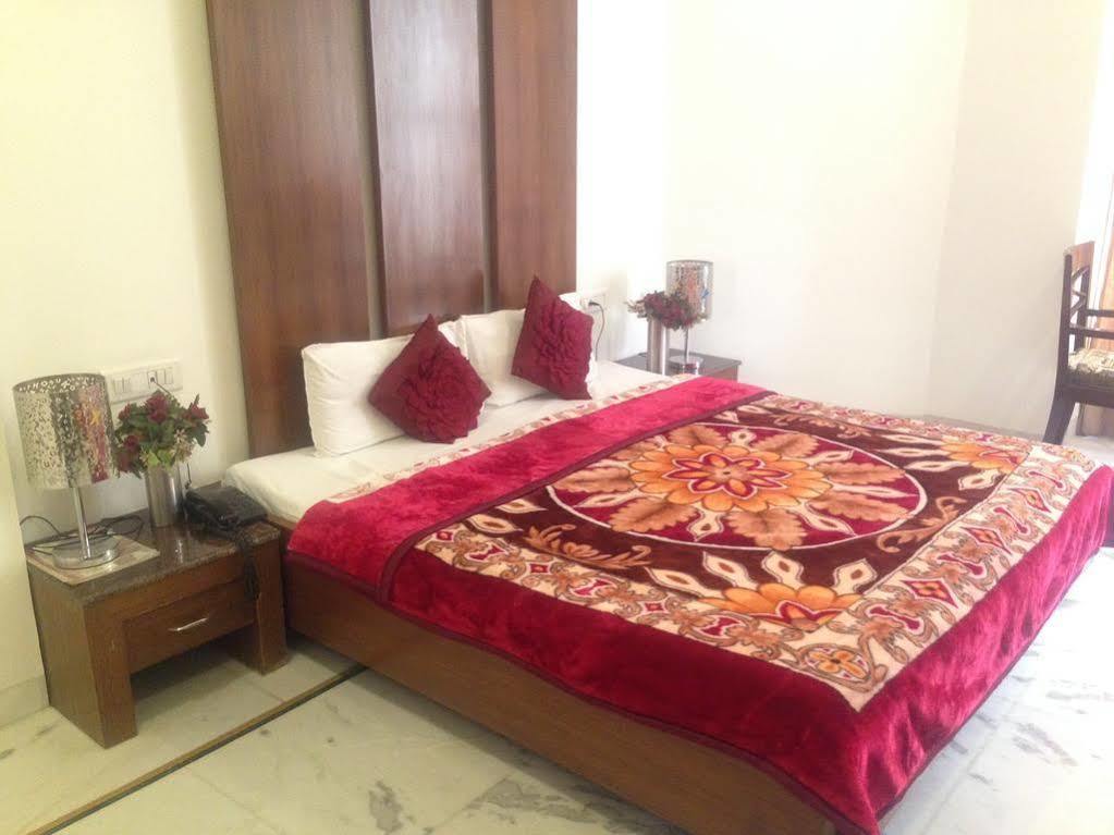 Hotel Namaskar Амритсар Екстериор снимка
